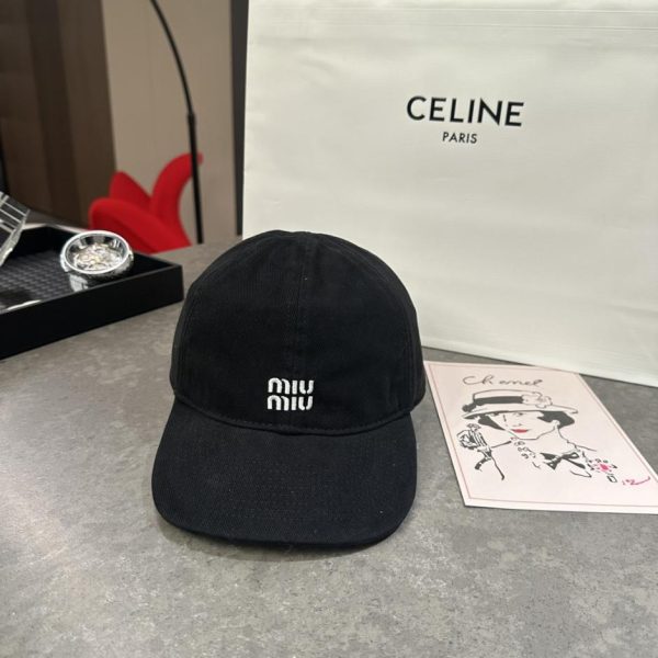 repliche,replica,perfette,siti di,affidabili,migliori siti,dove comprare,1:1,scarpe da ginnastica Cappellino da baseball retrò MiuMiu | Visiera corta + finitura effetto invecchiato (WX2OJE)
