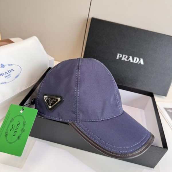 repliche,replica,perfette,siti di,affidabili,migliori siti,dove comprare,1:1,scarpe da ginnastica Nuovo arrivo imperdibile! Nuovo cappellino da baseball Prada con logo a triangolo invertito, design originale, disponibile ora! (L3J31G)