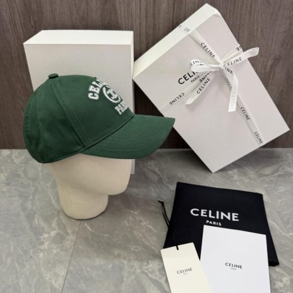 repliche,replica,perfette,siti di,affidabili,migliori siti,dove comprare,1:1,scarpe da ginnastica Design originale CELINE. La parte anteriore del cappello presenta le lettere CELINE e PARIS ricamate (T1C7ZF).