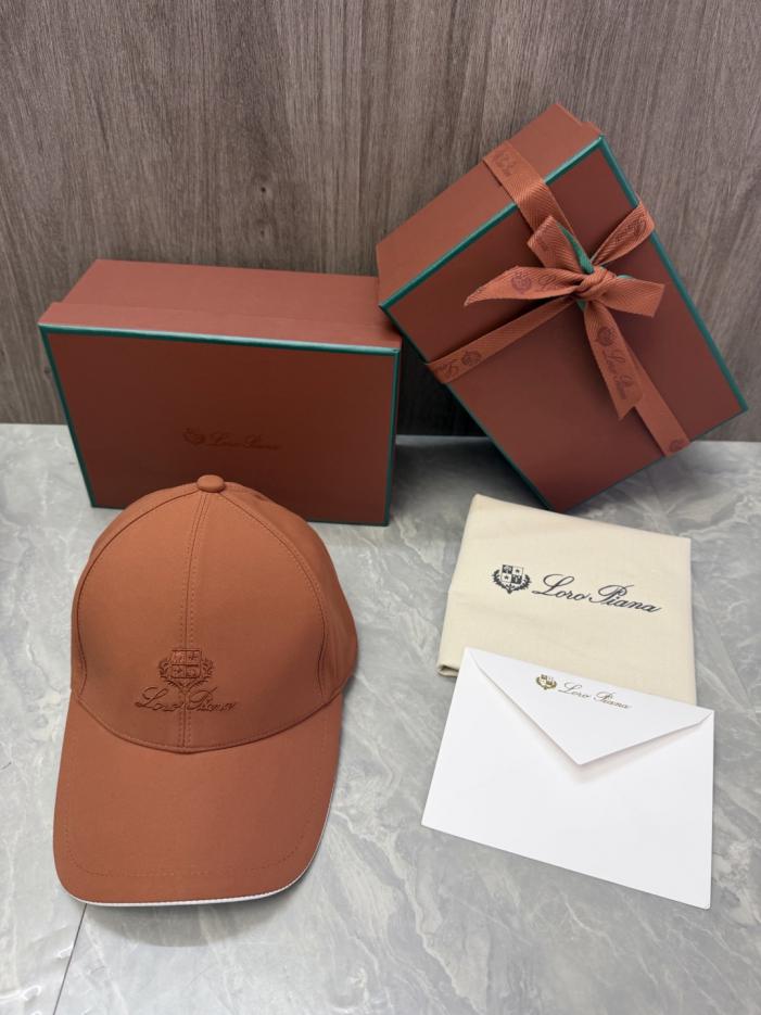 repliche,replica,perfette,siti di,affidabili,migliori siti,dove comprare,1:1,scarpe da ginnastica Il cappellino da baseball Loro Piana Storm System presenta il logo a scudo del marchio ricamato sul davanti, insieme alla scritta Loro Piana (YRWDF2) realizzata a mano. repliche,replica,perfette,siti di,affidabili,migliori siti,dove comprare,1:1,scarpe da ginnastica Il cappellino da baseball Loro Piana Storm System presenta il logo a scudo del marchio ricamato sul davanti, insieme alla scritta Loro Piana (YRWDF2) realizzata a mano.