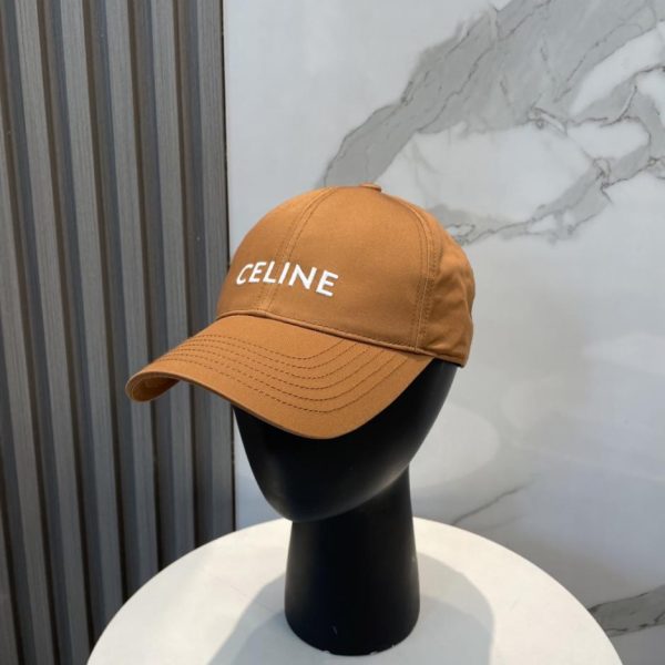 repliche,replica,perfette,siti di,affidabili,migliori siti,dove comprare,1:1,scarpe da ginnastica Il nuovo cappellino da baseball di CELINE con scritta minimalista, un modello indossato dalle celebrità (UCVRST)