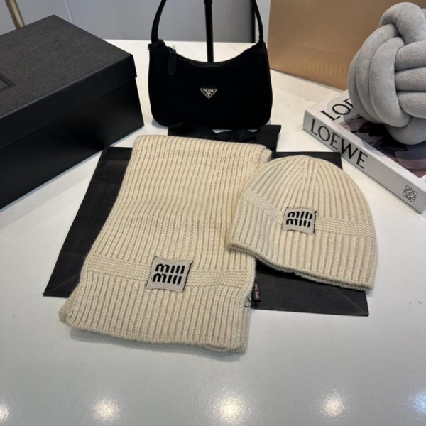 repliche,replica,perfette,siti di,affidabili,migliori siti,dove comprare,1:1,scarpe da ginnastica Completo due pezzi in maglia MiuMiu (cappello + sciarpa), modello unisex (UN320W)