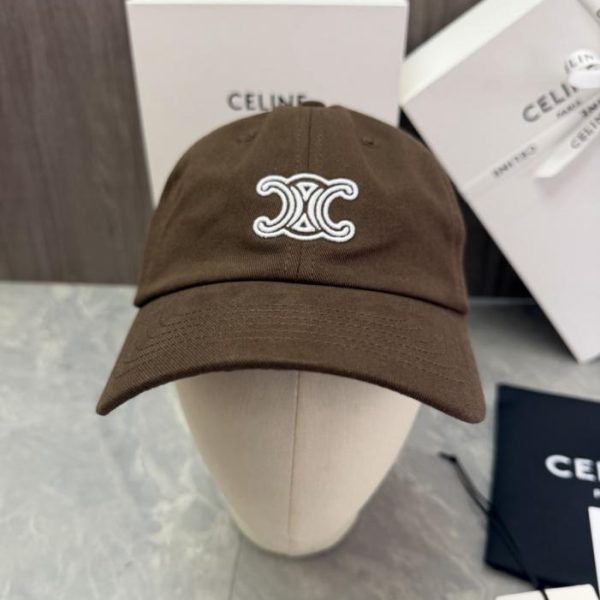 repliche,replica,perfette,siti di,affidabili,migliori siti,dove comprare,1:1,scarpe da ginnastica Si tratta di un cappello CELINE realizzato su misura, caratterizzato dall’iconico logo a doppia C con il trionfo, ricamato sul corpo del marchio.