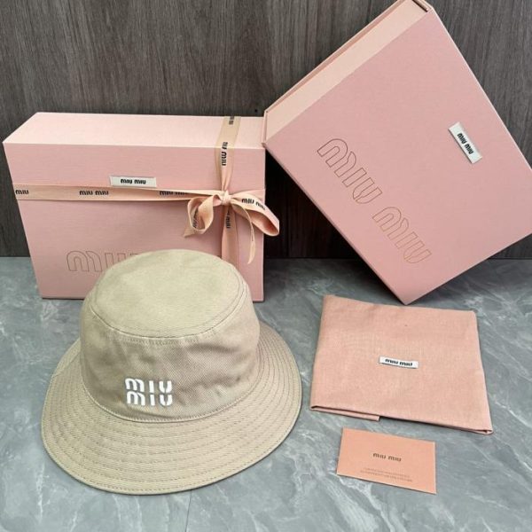 repliche,replica,perfette,siti di,affidabili,migliori siti,dove comprare,1:1,scarpe da ginnastica Cappello da pescatore MiuMiu originale, personalizzato, color macaron (W96CGI)
