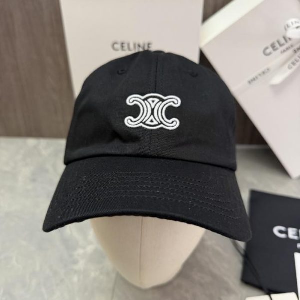 repliche,replica,perfette,siti di,affidabili,migliori siti,dove comprare,1:1,scarpe da ginnastica Si tratta di un cappello CELINE realizzato su misura, caratterizzato dall’iconico logo a doppia C con trionfo (NXV1CY) ricamato sul corpo.