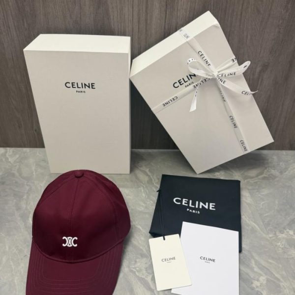 repliche,replica,perfette,siti di,affidabili,migliori siti,dove comprare,1:1,scarpe da ginnastica Cappello originale CELINE personalizzato con logo Triomphe a doppia C ricamato (4JJAUN) sul corpo.