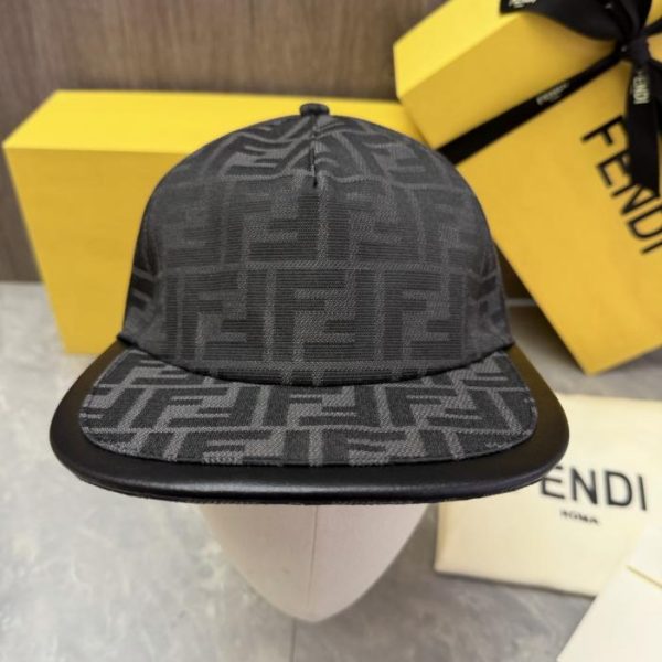repliche,replica,perfette,siti di,affidabili,migliori siti,dove comprare,1:1,scarpe da ginnastica Cappellino da baseball originale Fendi con visiera piatta, realizzato su misura, un modello classico che è da sempre un bestseller nei negozi (FDMKXZ).