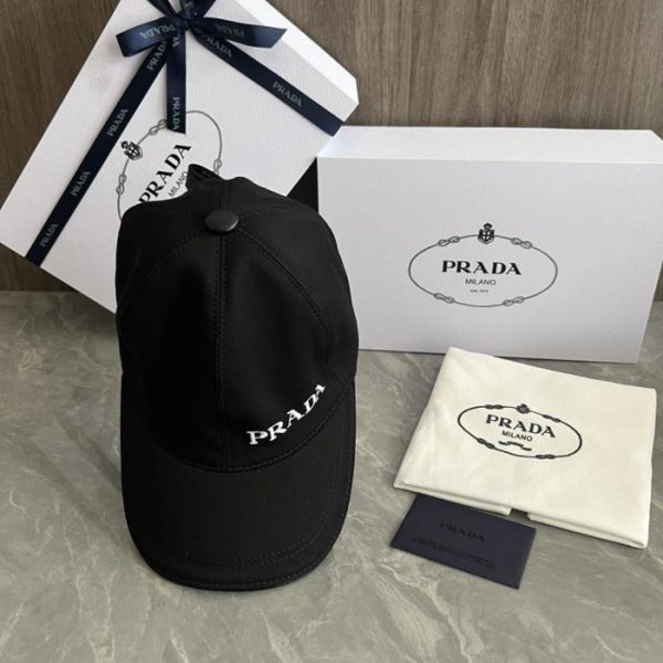 repliche,replica,perfette,siti di,affidabili,migliori siti,dove comprare,1:1,scarpe da ginnastica Nuovo cappellino da baseball originale di Prada con logo ricamato in rilievo (4H9TG0)