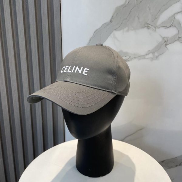 repliche,replica,perfette,siti di,affidabili,migliori siti,dove comprare,1:1,scarpe da ginnastica Il nuovo cappellino da baseball di CELINE con scritta minimalista, un modello indossato dalle celebrità (3YLYOX)