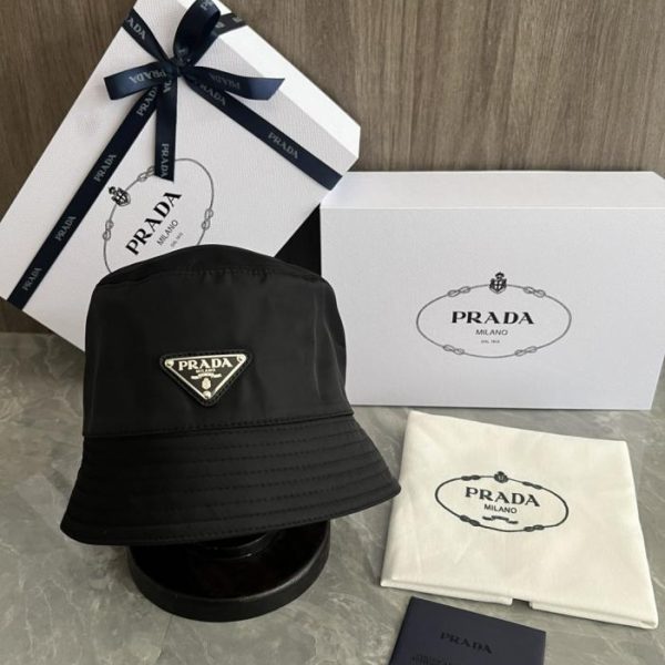 repliche,replica,perfette,siti di,affidabili,migliori siti,dove comprare,1:1,scarpe da ginnastica Cappello a secchiello Prada (7Y5M8L)