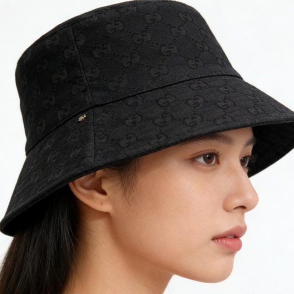 repliche,replica,perfette,siti di,affidabili,migliori siti,dove comprare,1:1,scarpe da ginnastica Cappello a secchiello classico Gucci con monogramma GG e iconica trama jacquard a doppia G (KXK639)