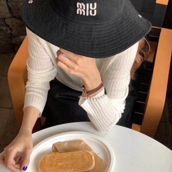 repliche,replica,perfette,siti di,affidabili,migliori siti,dove comprare,1:1,scarpe da ginnastica Il nuovo cappello da sole pieghevole di MiuMiu viene fornito con confezione (HEHCYE)