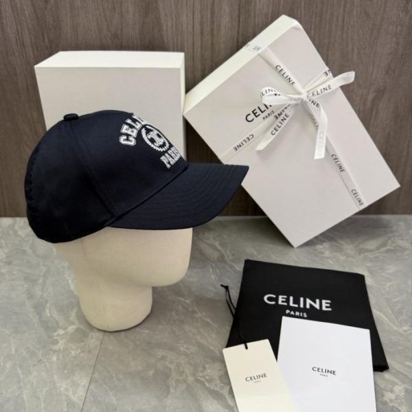 repliche,replica,perfette,siti di,affidabili,migliori siti,dove comprare,1:1,scarpe da ginnastica Design originale CELINE. La parte anteriore del cappello presenta la scritta CELINE ricamata (4SZRCI).