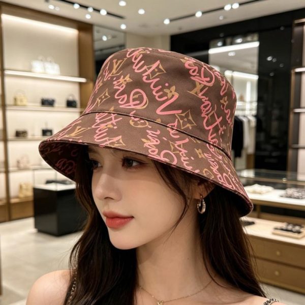 repliche,replica,perfette,siti di,affidabili,migliori siti,dove comprare,1:1,scarpe da ginnastica Cappello a secchiello LV con monogramma graffiti, classico retrò con stampa monogramma all-over (XYTFN7)