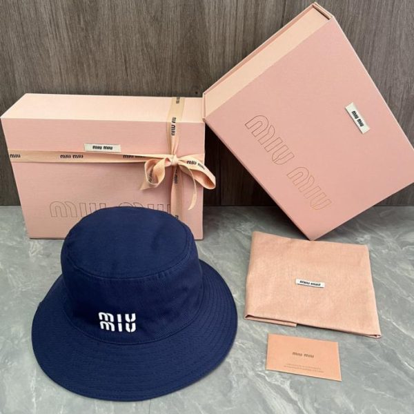 repliche,replica,perfette,siti di,affidabili,migliori siti,dove comprare,1:1,scarpe da ginnastica Cappello da pescatore MiuMiu originale, personalizzato, color macaron (W43M41)