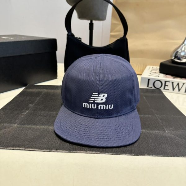 repliche,replica,perfette,siti di,affidabili,migliori siti,dove comprare,1:1,scarpe da ginnastica Nuovo cappellino da baseball originale MiuMiu (URICXM)