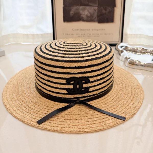 Cappello Chanel a righe in rafia (14O9J5)