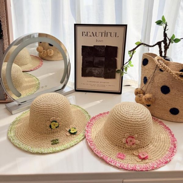repliche,replica,perfette,siti di,affidabili,migliori siti,dove comprare,1:1,scarpe da ginnastica Cappello da sole Chanel stile resort, cappello di paglia lavorato a mano all’uncinetto per la protezione solare (ON89R7)