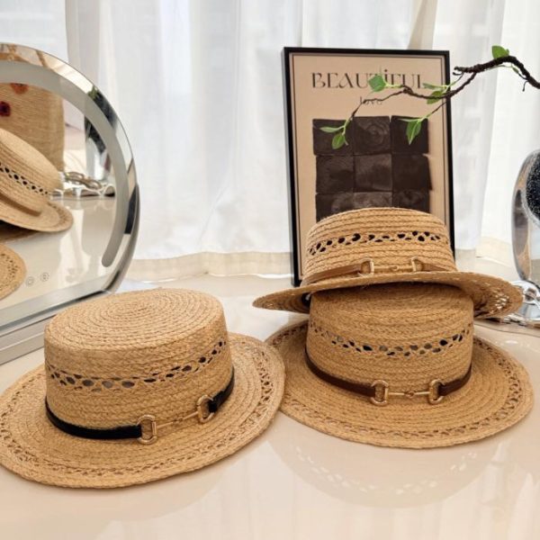 repliche,replica,perfette,siti di,affidabili,migliori siti,dove comprare,1:1,scarpe da ginnastica Cappello Gucci in rafia traforata francese con fibbia a sella, tessuto a mano (2SCH8N)