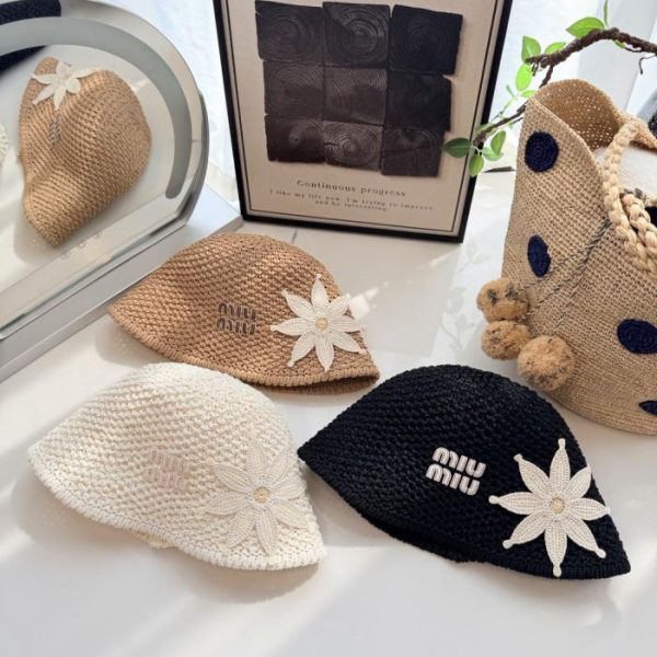 repliche,replica,perfette,siti di,affidabili,migliori siti,dove comprare,1:1,scarpe da ginnastica Cappello da pescatore Miu Miu lavorato a mano all’uncinetto (F3VRK4)