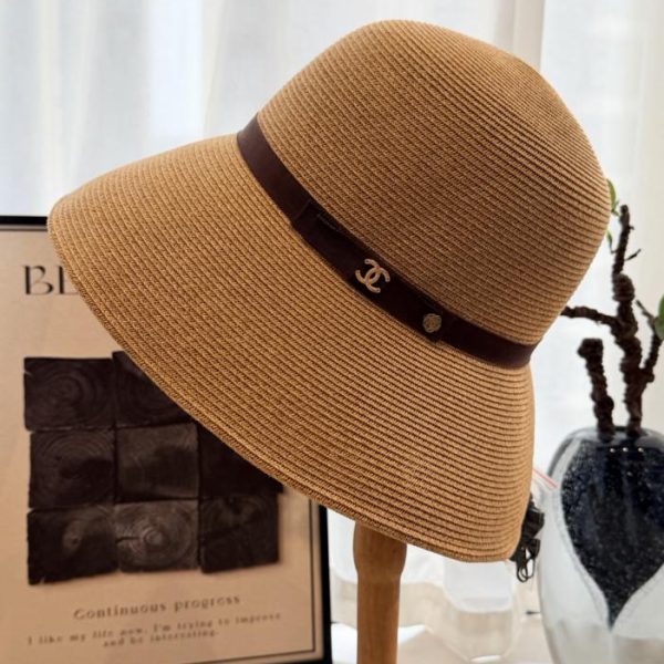 repliche,replica,perfette,siti di,affidabili,migliori siti,dove comprare,1:1,scarpe da ginnastica Cappello da pescatore di paglia Chanel, realizzato in rafia (QGULWZ).