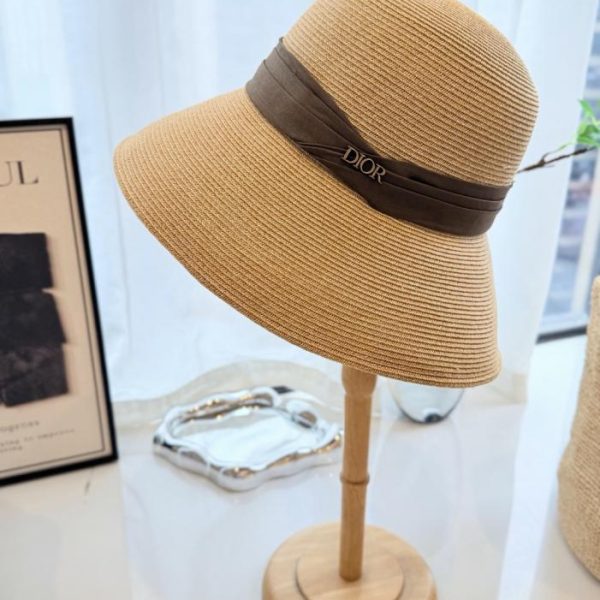 repliche,replica,perfette,siti di,affidabili,migliori siti,dove comprare,1:1,scarpe da ginnastica Cappello da pescatore di paglia Dior, realizzato in rafia (BL4DUQ).