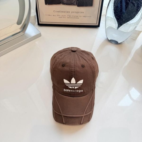repliche,replica,perfette,siti di,affidabili,migliori siti,dove comprare,1:1,scarpe da ginnastica Il nuovo cappellino da baseball di Balenciaga (UDF0BV)