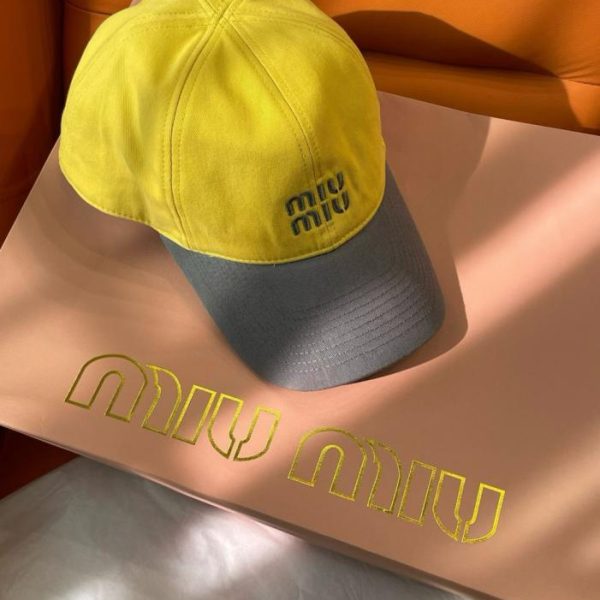 repliche,replica,perfette,siti di,affidabili,migliori siti,dove comprare,1:1,scarpe da ginnastica Il nuovo cappellino da baseball di Miu Miu (RLCOHC)