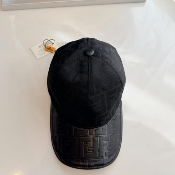 repliche,replica,perfette,siti di,affidabili,migliori siti,dove comprare,1:1,scarpe da ginnastica Il nuovo cappellino da baseball di FENDI (3Q41G6) è ora disponibile nelle boutique.