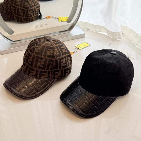 repliche,replica,perfette,siti di,affidabili,migliori siti,dove comprare,1:1,scarpe da ginnastica Il nuovo cappellino da baseball di FENDI (7M6LW1) è ora disponibile nelle boutique.