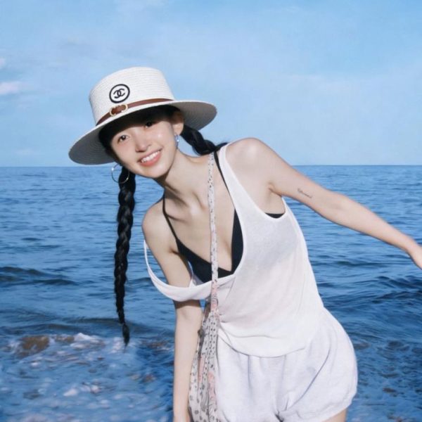 Cappello di paglia in pizzo lavorato a maglia CHANEL (48L35Q)