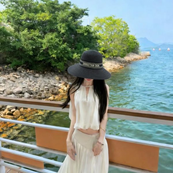 repliche,replica,perfette,siti di,affidabili,migliori siti,dove comprare,1:1,scarpe da ginnastica Nuovo cappello a secchiello/di paglia versatile in tessuto di DIOR (2ZNK3K)