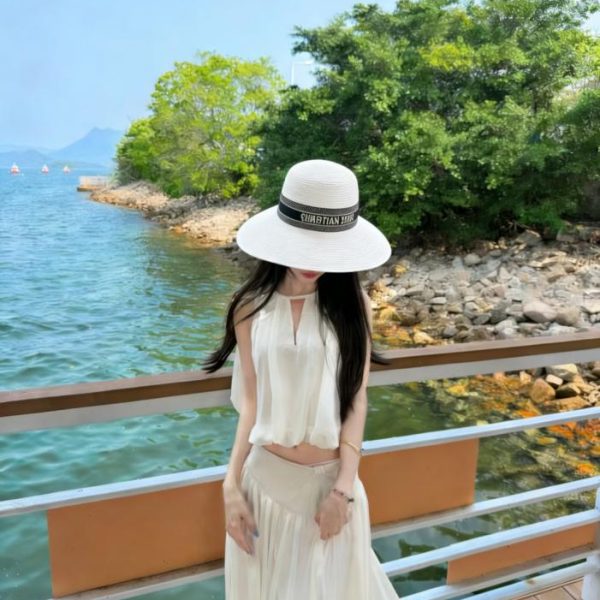 repliche,replica,perfette,siti di,affidabili,migliori siti,dove comprare,1:1,scarpe da ginnastica Nuovo cappello a secchiello/di paglia versatile con cinghie elastiche di DIOR (R82D2N)