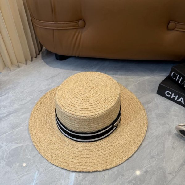 repliche,replica,perfette,siti di,affidabili,migliori siti,dove comprare,1:1,scarpe da ginnastica Nuovo cappello da sole estivo da donna Prada in rafia e paglia, modello French flat top (Z0CFOB)