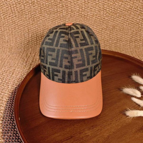 repliche,replica,perfette,siti di,affidabili,migliori siti,dove comprare,1:1,scarpe da ginnastica Fendi – Cappellino da baseball in pelle patchwork (L9FB18)