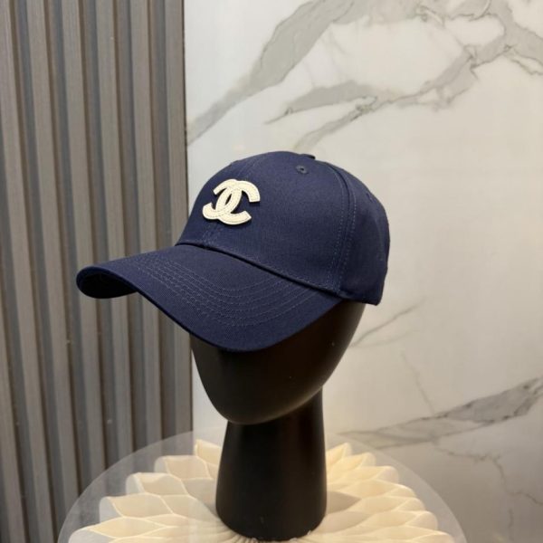 repliche,replica,perfette,siti di,affidabili,migliori siti,dove comprare,1:1,scarpe da ginnastica La nuova palla da baseball con logo minimalista di CHANEL (I435WR)