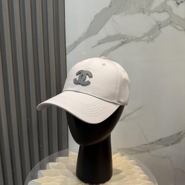 repliche,replica,perfette,siti di,affidabili,migliori siti,dove comprare,1:1,scarpe da ginnastica La nuova palla da baseball con logo minimalista di CHANEL (KZU0QB)