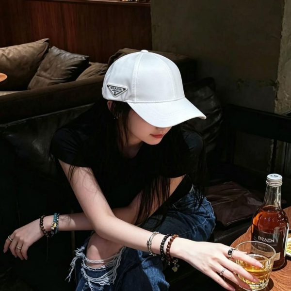 repliche,replica,perfette,siti di,affidabili,migliori siti,dove comprare,1:1,scarpe da ginnastica Cappellino da baseball Prada con logo triangolare classico (6KT4AY)