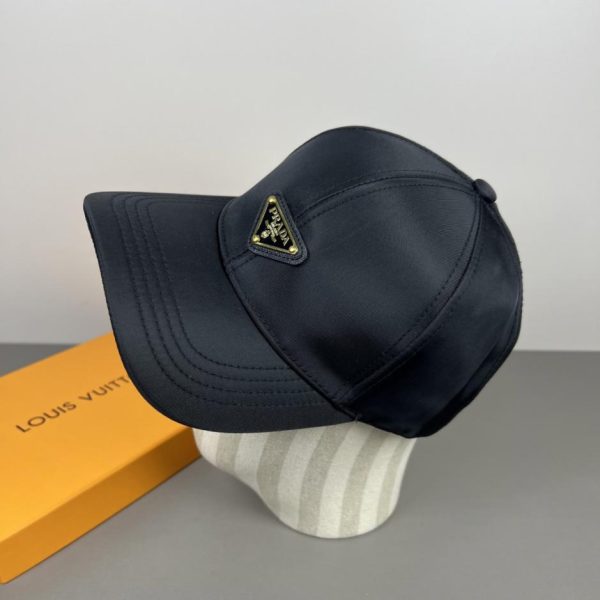 repliche,replica,perfette,siti di,affidabili,migliori siti,dove comprare,1:1,scarpe da ginnastica Cappellino da baseball Prada con logo triangolare classico (8EMGEM)