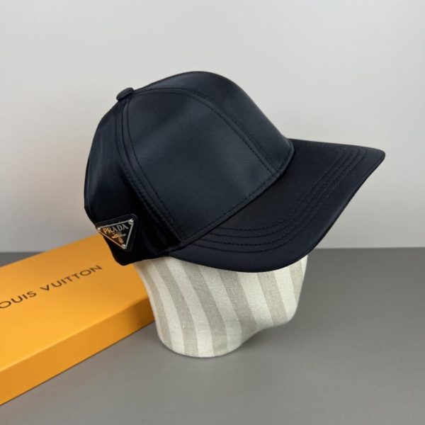 repliche,replica,perfette,siti di,affidabili,migliori siti,dove comprare,1:1,scarpe da ginnastica Cappellino da baseball Prada con logo triangolare classico (V0WM3I)