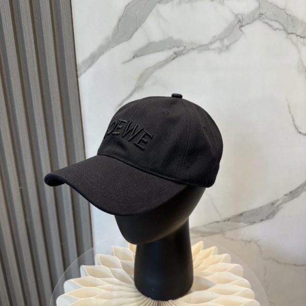 repliche,replica,perfette,siti di,affidabili,migliori siti,dove comprare,1:1,scarpe da ginnastica Nuovo cappellino da baseball dal design originale di Loewe (SMO2W4)
