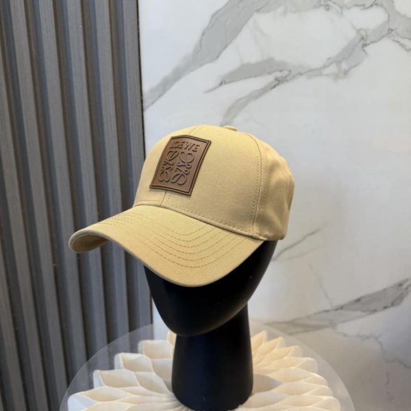 repliche,replica,perfette,siti di,affidabili,migliori siti,dove comprare,1:1,scarpe da ginnastica Nuovo cappellino da baseball dal design originale di Loewe (QB8485)