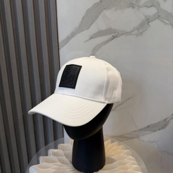 repliche,replica,perfette,siti di,affidabili,migliori siti,dove comprare,1:1,scarpe da ginnastica Nuovo cappellino da baseball dal design originale di Loewe (VSF43Z)