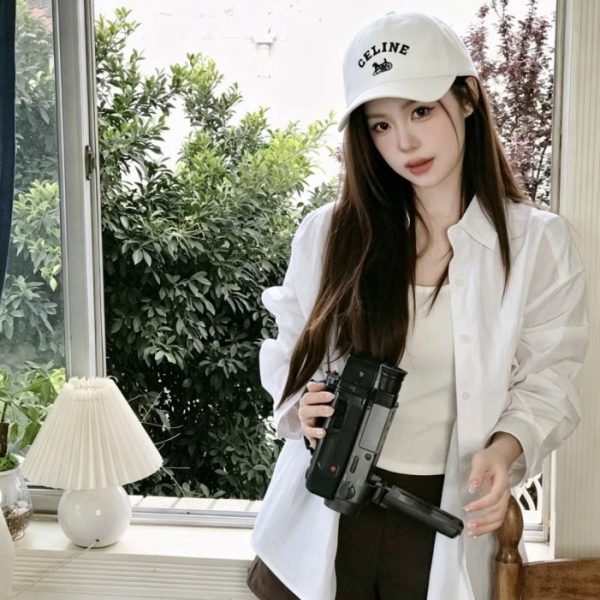 repliche,replica,perfette,siti di,affidabili,migliori siti,dove comprare,1:1,scarpe da ginnastica Il nuovo cappellino da baseball di CELINE con scritta minimalista, un modello indossato dalle celebrità (MXAV60).