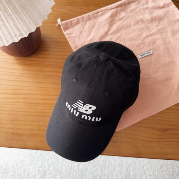repliche,replica,perfette,siti di,affidabili,migliori siti,dove comprare,1:1,scarpe da ginnastica Cappellino da baseball MIUMIU Autunno/Inverno (U70942)