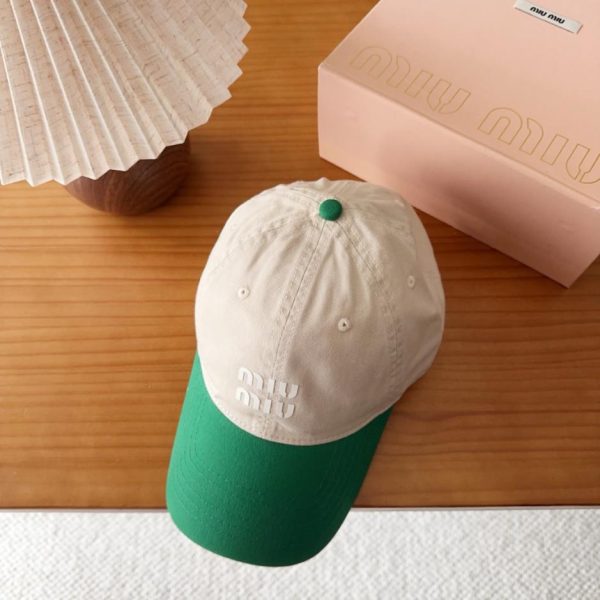 repliche,replica,perfette,siti di,affidabili,migliori siti,dove comprare,1:1,scarpe da ginnastica MIUMIU Nuovo berretto da baseball (TXHBRF)