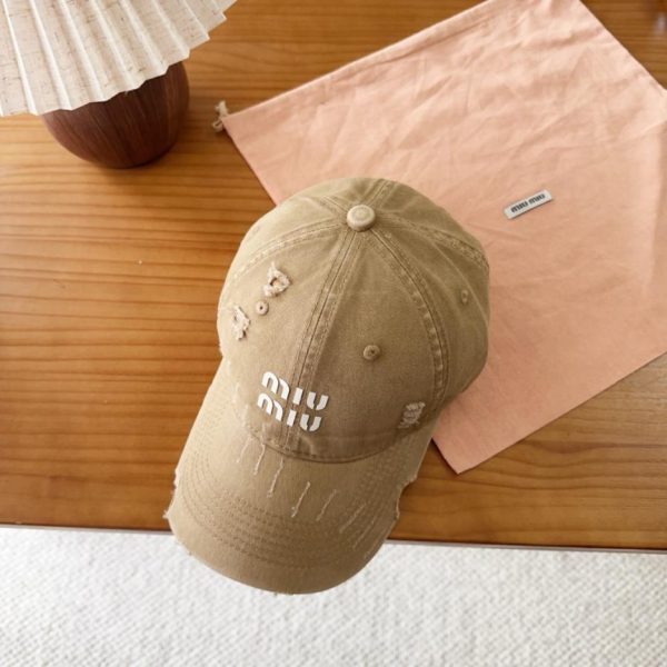 repliche,replica,perfette,siti di,affidabili,migliori siti,dove comprare,1:1,scarpe da ginnastica Nuovo cappellino da baseball MIUMIU per la primavera (6UZ987)