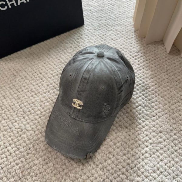 repliche,replica,perfette,siti di,affidabili,migliori siti,dove comprare,1:1,scarpe da ginnastica La nuova collezione Autunno/Inverno di Chanel presenta cappellini da baseball classici, casual e di tendenza (WHGHV5).