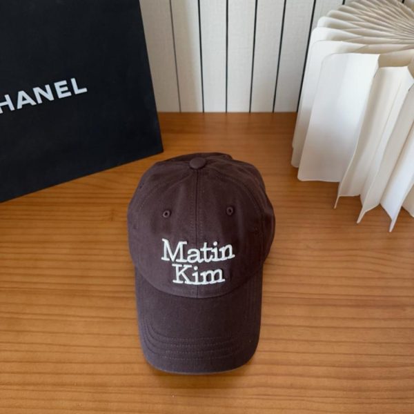 repliche,replica,perfette,siti di,affidabili,migliori siti,dove comprare,1:1,scarpe da ginnastica Cappellino da baseball in stile coreano, berretto retrò casual con visiera a becco d’anatra, lo stesso modello indossato da Matin Kim e Lee Cha-in (5QAAVC).