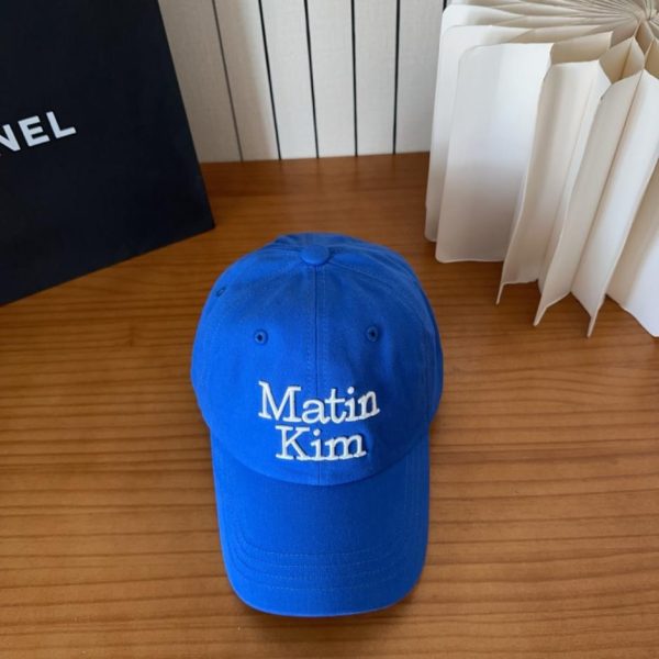 repliche,replica,perfette,siti di,affidabili,migliori siti,dove comprare,1:1,scarpe da ginnastica Cappellino da baseball in stile coreano, berretto retrò casual con visiera a becco d’anatra, lo stesso stile indossato da Matin Kim e Lee Cha-in (MHUQKC).